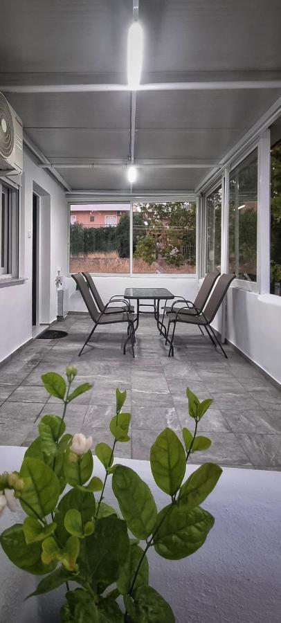 Mimarxos Luxury Apartments Chalkida Exterior photo